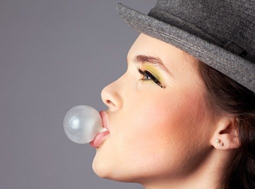 Uçaklar direk uçmak yerine neden eğri çizer? 16