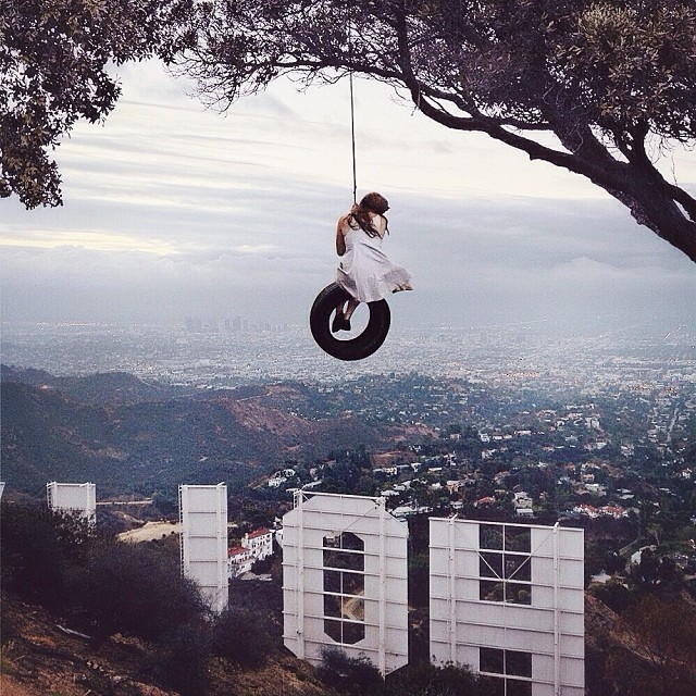 Masalsı fotoğraflarla ünlü olan sanatçı 14