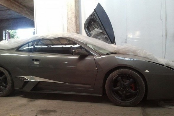 Kendi garajında kendi Lamborghini'sini yaptı 26