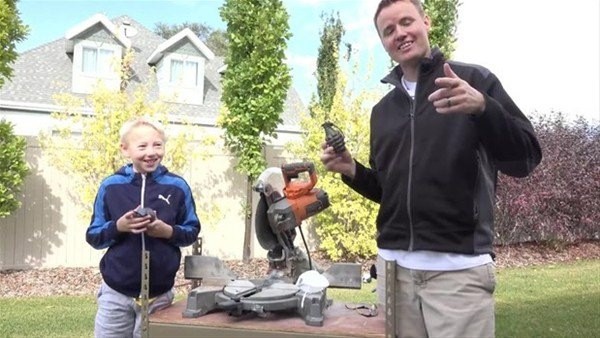 El bombasının içini görmek istedi ve... 12