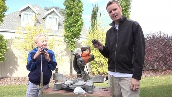 El bombasının içini görmek istedi ve... 13