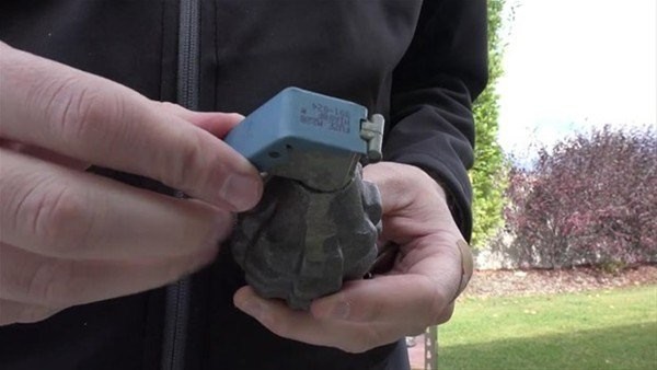 El bombasının içini görmek istedi ve... 16