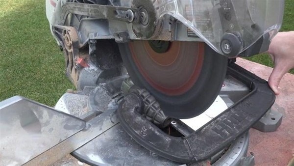 El bombasının içini görmek istedi ve... 18