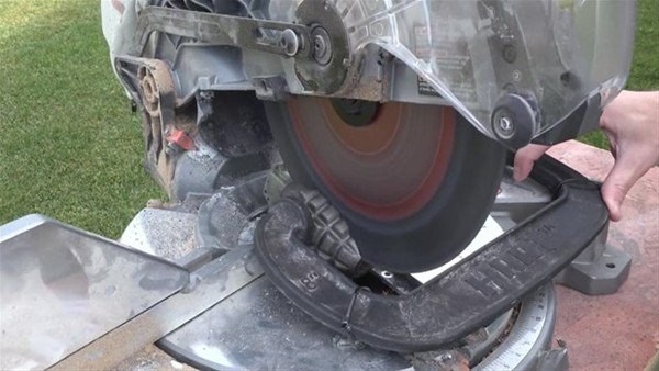 El bombasının içini görmek istedi ve... 20