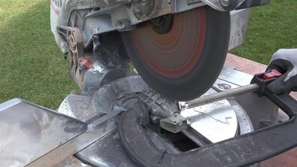 El bombasının içini görmek istedi ve... 23