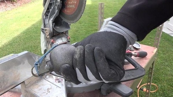 El bombasının içini görmek istedi ve... 29