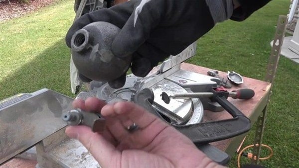 El bombasının içini görmek istedi ve... 30