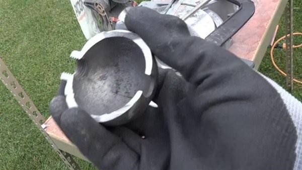 El bombasının içini görmek istedi ve... 2