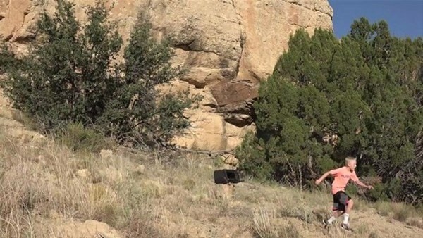 El bombasının içini görmek istedi ve... 9