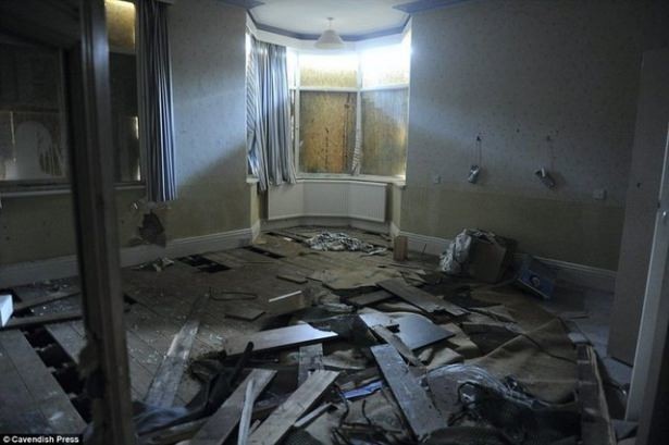 Dizeleri dünyayı etkiledi ama evi harabe 24