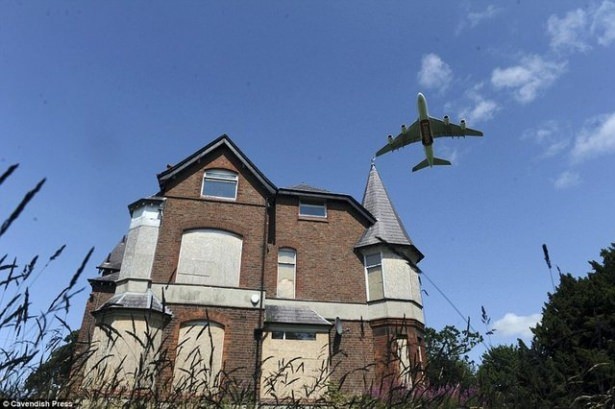 Dizeleri dünyayı etkiledi ama evi harabe 31