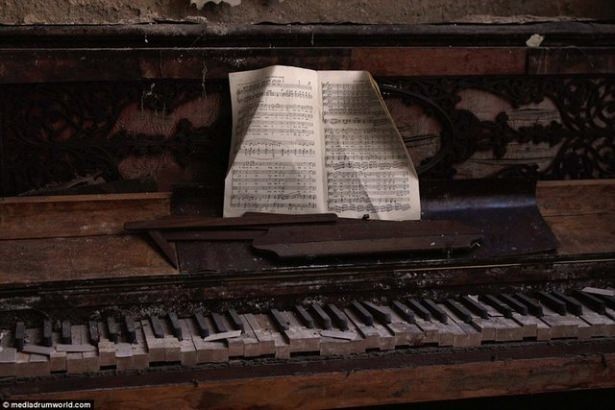 Dizeleri dünyayı etkiledi ama evi harabe 9