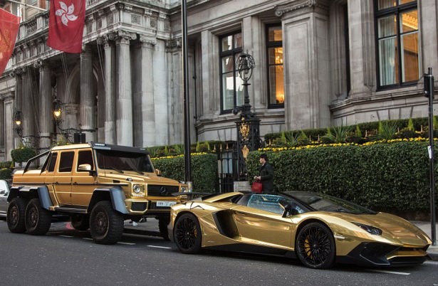 Lükste sınır tanımayan Suudilerin altın kaplamalı araçları 5