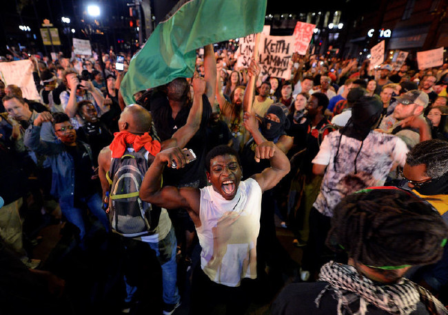 ABD'de asker sokağa indi 1