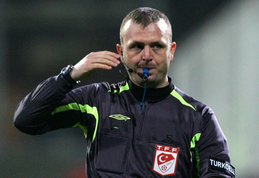 Derbinin hakemi hangi takımı tutuyor? 1