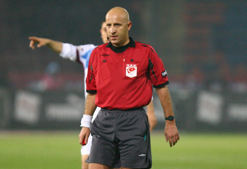 Derbinin hakemi hangi takımı tutuyor? 16