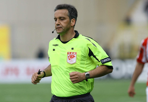 Derbinin hakemi hangi takımı tutuyor? 22