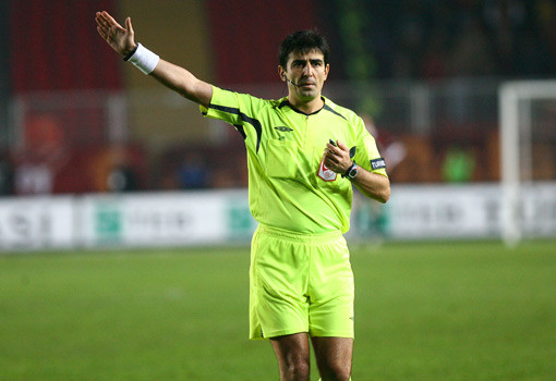 Derbinin hakemi hangi takımı tutuyor? 7