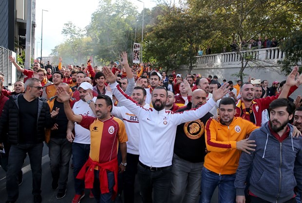 Dursun Özbek taraftarlarla Arena'ya gitti 19