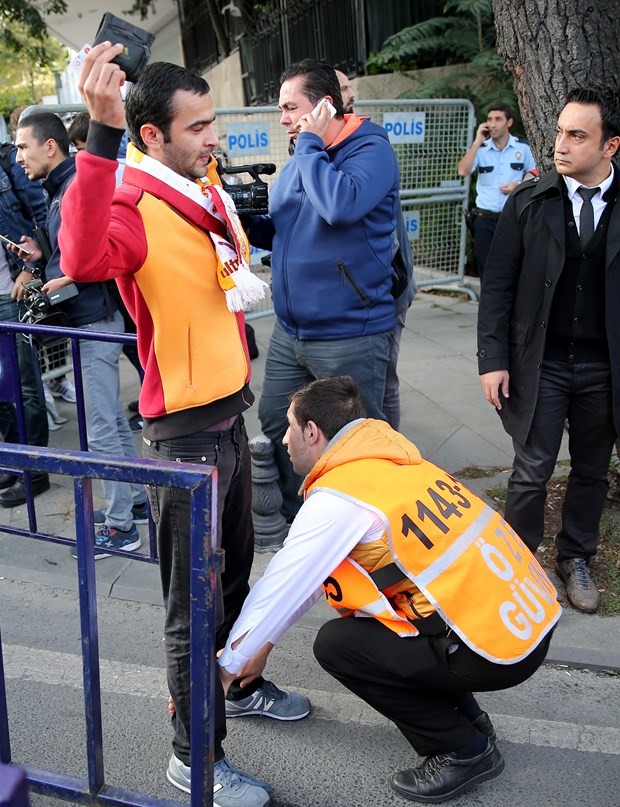 Dursun Özbek taraftarlarla Arena'ya gitti 14