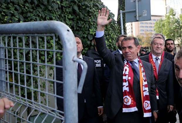 Dursun Özbek taraftarlarla Arena'ya gitti 9