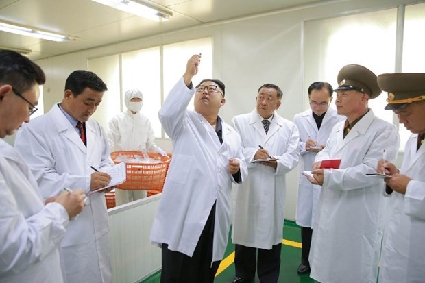 Kim gövde gösterisi yaptı 27