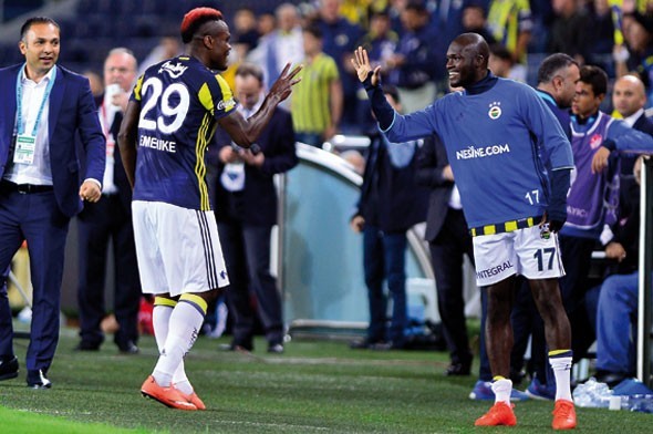 Emenike'nin yeni saç stili sosyal medyada olay oldu 10