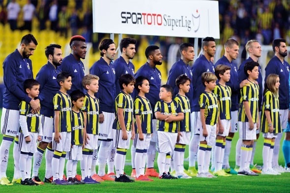 Emenike'nin yeni saç stili sosyal medyada olay oldu 2