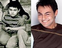 Ünlülerin çocukluk halleri 36