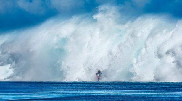 Dalgaların üzerinde motosiklet şov 1