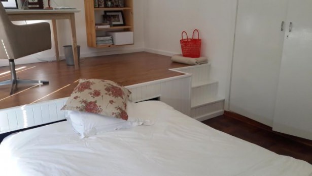 Yatak odasını home office yaptı 31