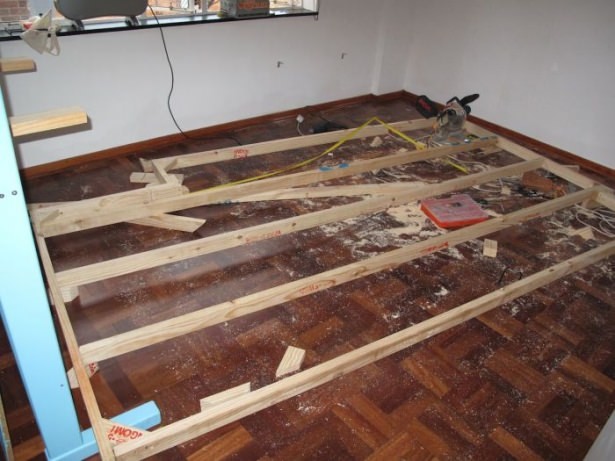 Yatak odasını home office yaptı 5