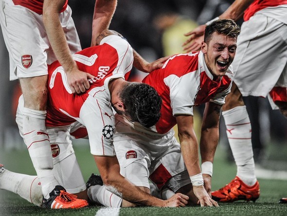 Mesut Özil maaşına zam dışında bir isteği daha var... 1