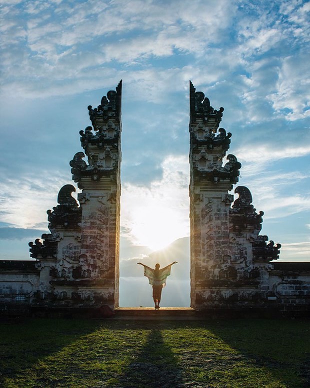 Büyükannesinin kamyoneti ile dünya turu 15
