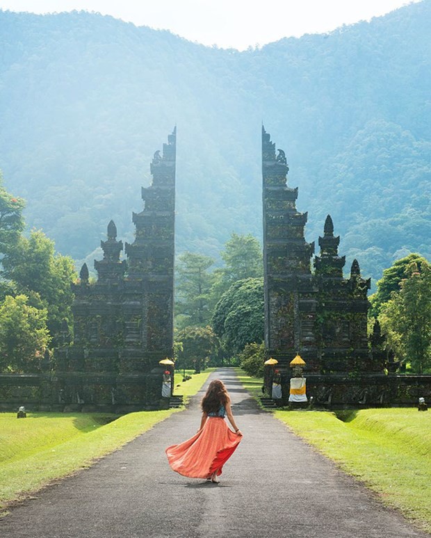 Büyükannesinin kamyoneti ile dünya turu 30