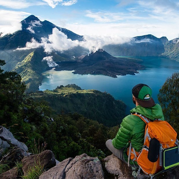 Büyükannesinin kamyoneti ile dünya turu 56