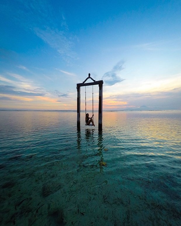 Büyükannesinin kamyoneti ile dünya turu 7