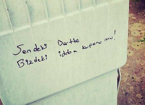 Sokaktan güldüren duvar yazıları 12