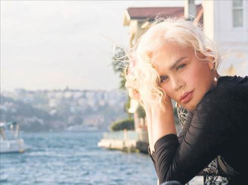 Sezen Aksu gençlik dönemlerine geri döndü 1