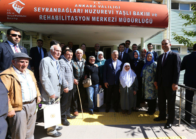 Başbakan'dan simiiiit! 15