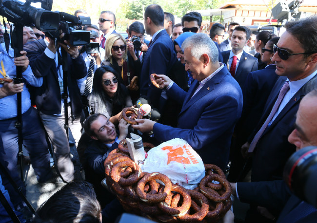 Başbakan'dan simiiiit! 2