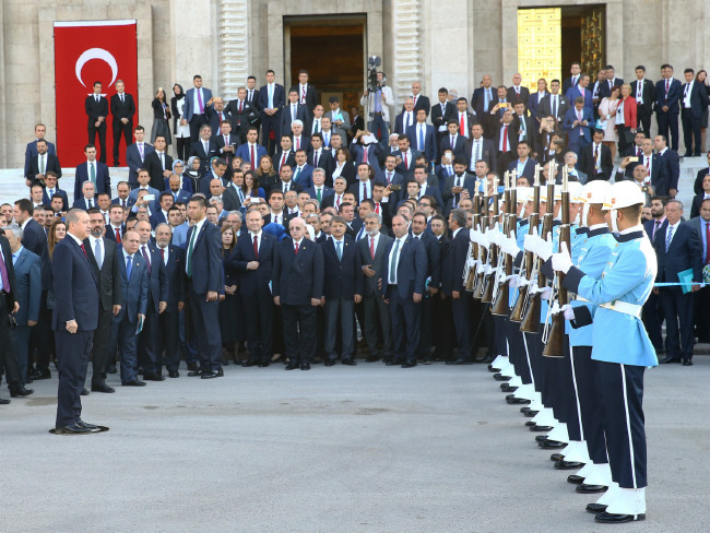 Meclis açılışından çarpıcı detay 1