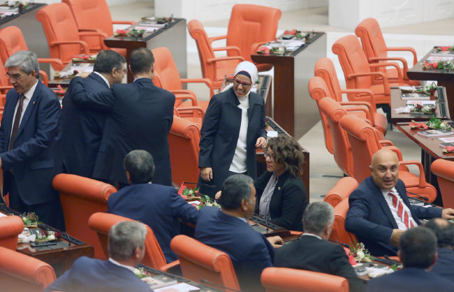 Meclis açılışından çarpıcı detay 11