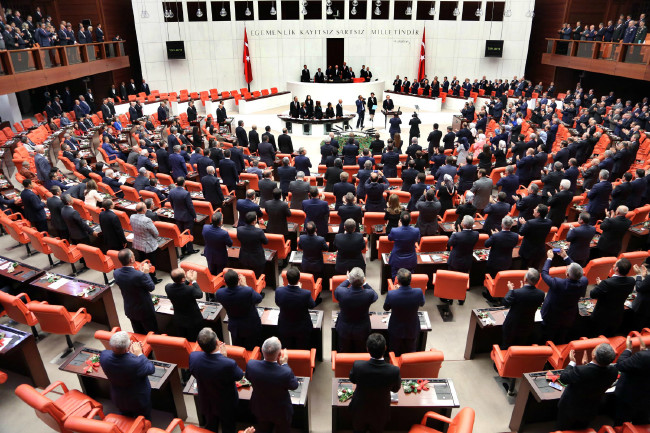 Meclis açılışından çarpıcı detay 25