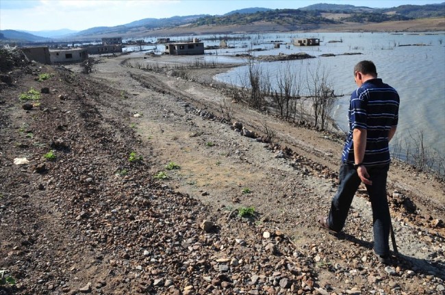 Sular altında kalan köy yıllar sonra ortaya çıktı 12
