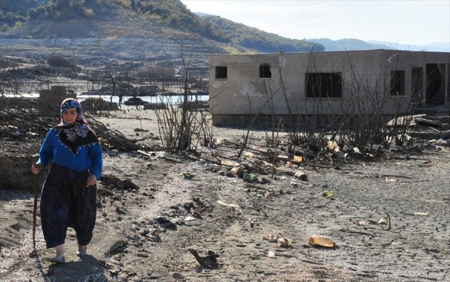 Sular altında kalan köy yıllar sonra ortaya çıktı 13