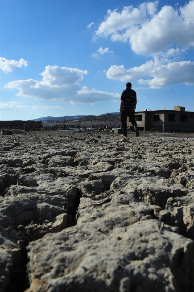 Sular altında kalan köy yıllar sonra ortaya çıktı 14