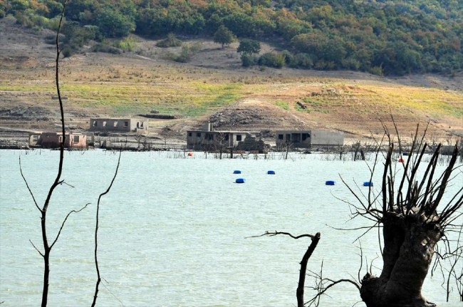 Sular altında kalan köy yıllar sonra ortaya çıktı 34