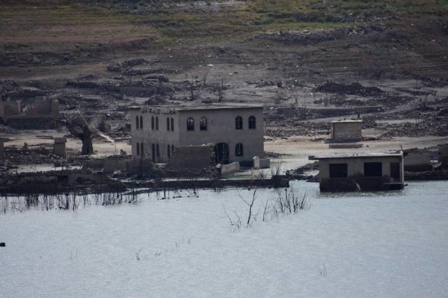 Sular altında kalan köy yıllar sonra ortaya çıktı 4