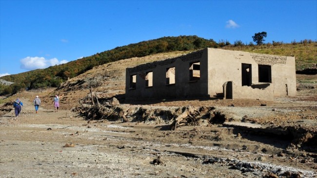 Sular altında kalan köy yıllar sonra ortaya çıktı 9
